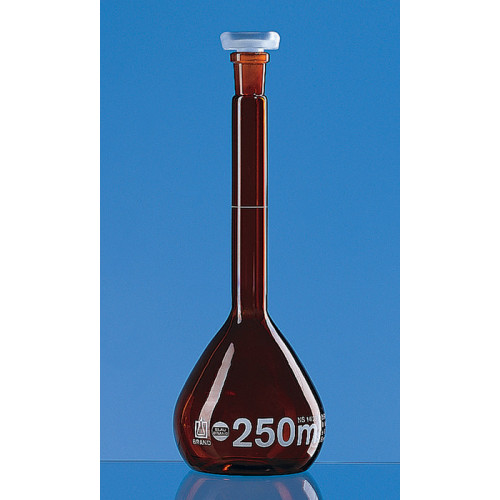 BALÃO VOLUMÉTRICO 50 mL EM VIDRO AMBAR CL. A C/ TAMPA EM PP BRAND BALÃO VOLUMÉTRICO 50 mL EM VIDRO AMBAR CL. A C/ TAMPA EM PP BRAND